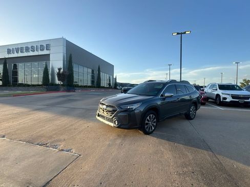 Used 2025 Subaru Outback Touring XT AWD/4WD image 1