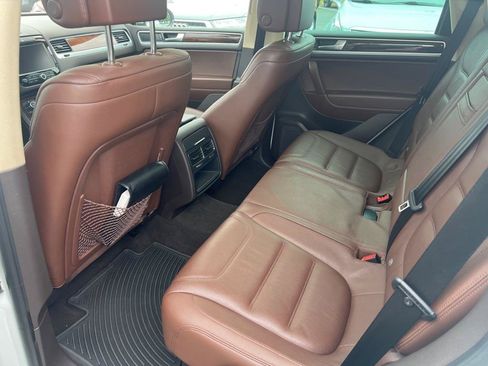 Used 2014 Volkswagen Touareg VR6 AWD/4WD image 14