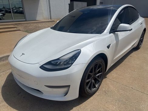 Used 2022 Tesla Model 3 RWD image 3
