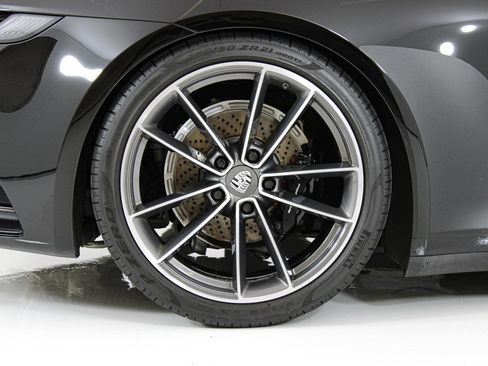 Used 2020 Porsche 911 Carrera RWD image 23