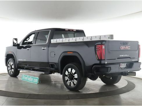 Used 2025 GMC Sierra 2500 Denali w/ Denali Reserve Package AWD/4WD image 8