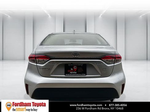 Used 2023 Toyota Corolla LE image 6