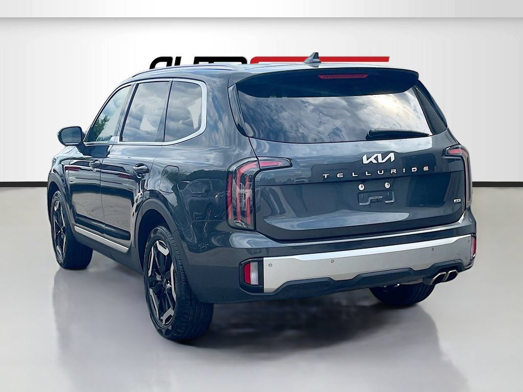 Used 2023 Kia Telluride EX w/ EX Captain's Chair Package AWD/4WD image 5