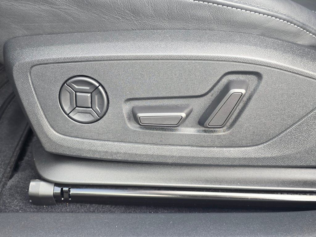 Used 2023 Audi Q4 e-tron Prestige AWD/4WD image 41