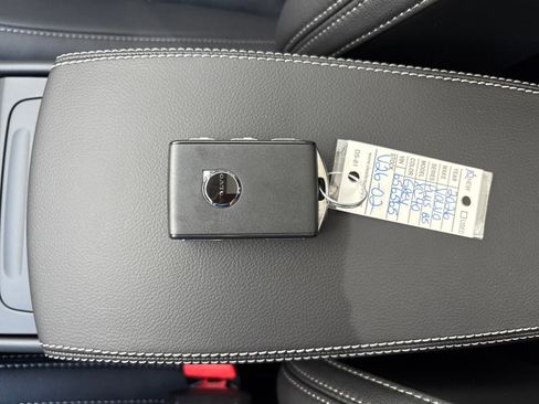 New 2026 Volvo XC40 B5 Plus w/ Protection Package Premier image 37