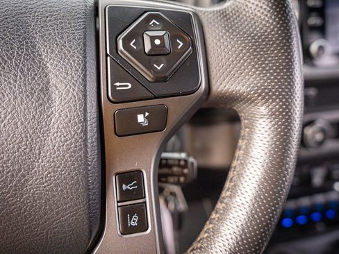 Used 2020 Toyota Tacoma TRD Off-Road image 18