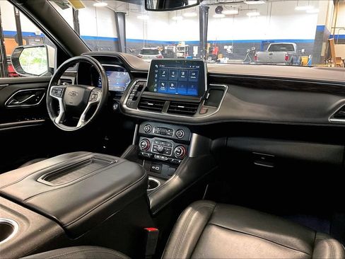 Used 2023 Chevrolet Suburban Z71 AWD/4WD image 14