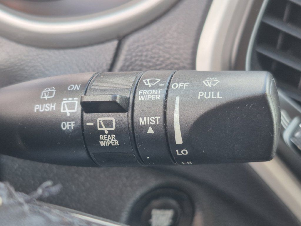 Used 2017 Jeep Cherokee Trailhawk AWD/4WD image 25
