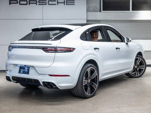 Certified 2023 Porsche Cayenne Platinum Edition image 20