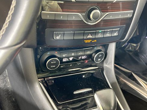 Used 2018 INFINITI QX30 AWD w/ Dark Wood Package image 16