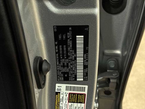 Certified 2025 Toyota Highlander XLE image 14