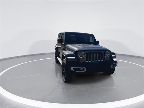 Used 2021 Jeep Wrangler Unlimited Sahara image 3