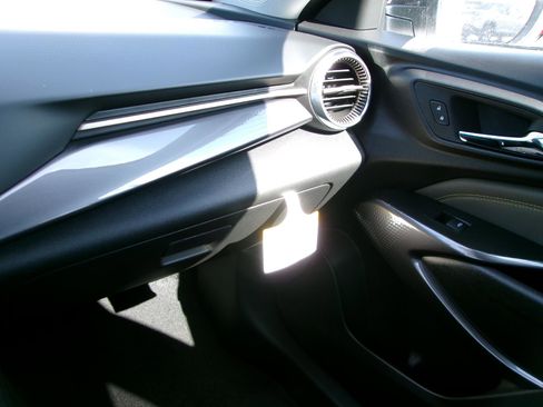 New 2026 Chevrolet Trax ACTIV w/ Sunroof Package image 22