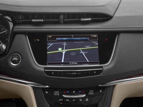Used 2018 Cadillac XT5 FWD image 17