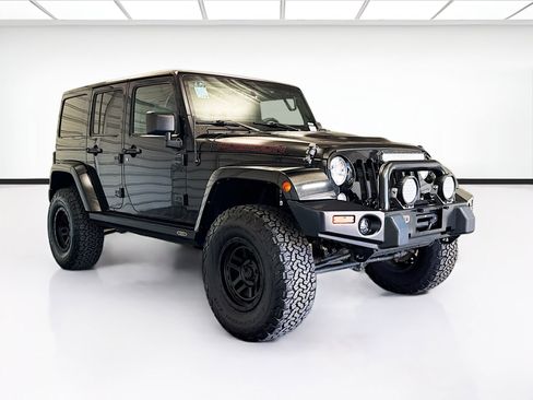Used 2016 Jeep Wrangler Unlimited Rubicon AWD/4WD image 3