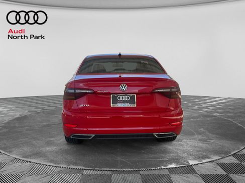 Used 2019 Volkswagen Jetta R-Line FWD image 4