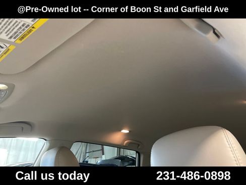 Used 2016 Nissan Pathfinder SL w/ SL Tech Package AWD/4WD image 13