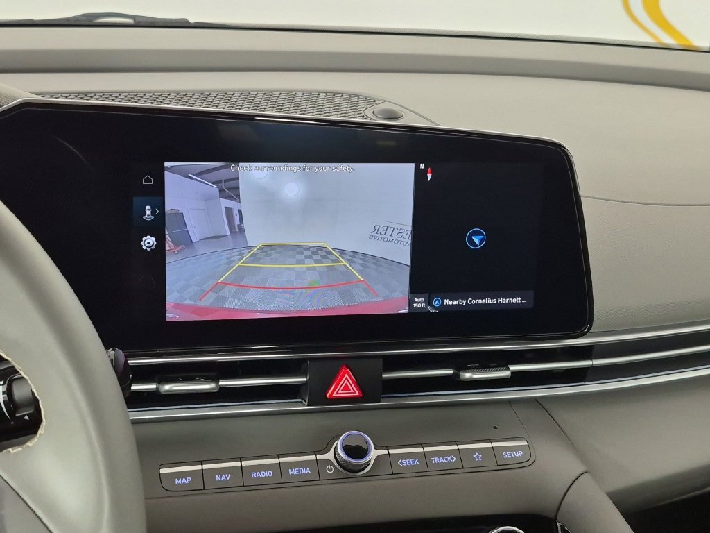 Used 2025 Hyundai Elantra SEL FWD image 26