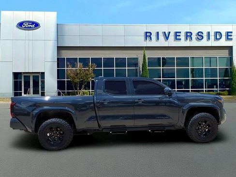 Used 2025 Toyota Tacoma SR5 AWD/4WD image 8