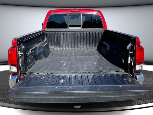 Used 2018 Toyota Tacoma TRD Off-Road image 7