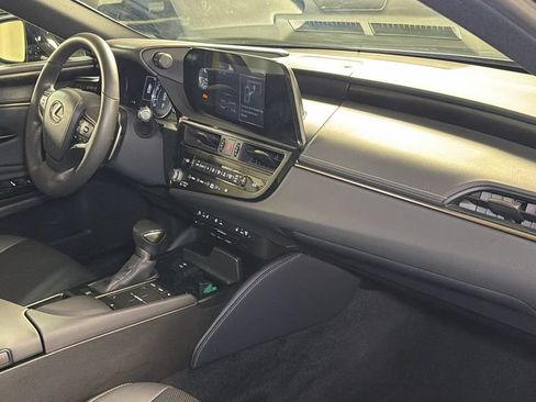 Used 2022 Lexus ES 350 w/ Premium Package FWD image 11