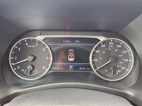 Used 2025 Nissan Sentra SR w/ Midnight Edition FWD image 11
