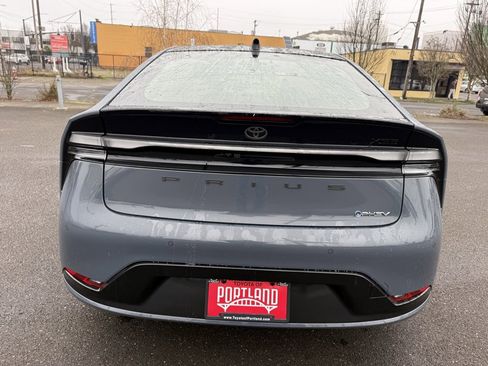 New 2026 Toyota Prius Plug-In Hybrid image 7