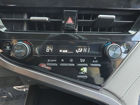 Used 2024 Toyota Camry SE image 22