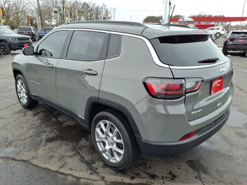 Used 2023 Jeep Compass Latitude w/ Sun and Sound Group image 6