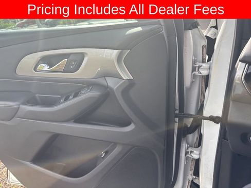 Used 2018 Chevrolet Traverse LT FWD image 8