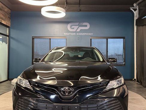 Used 2019 Toyota Camry LE w/ Convenience Package FWD image 8