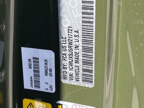 Used 2024 Jeep Wrangler Unlimited Rubicon 392 image 29