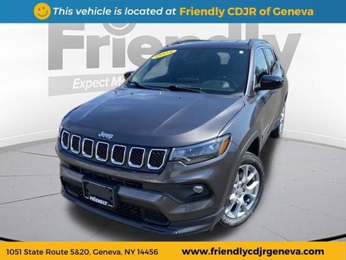 Used 2023 Jeep Compass Latitude AWD/4WD image 1