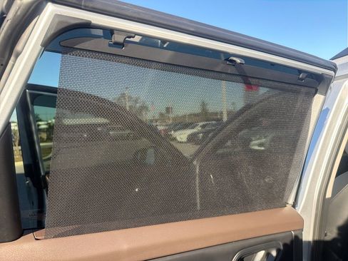 Used 2022 Nissan Rogue SV w/ SV Premium Package image 23