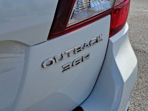Used 2017 Subaru Outback 3.6R Touring w/ Popular Package #5A AWD/4WD image 35