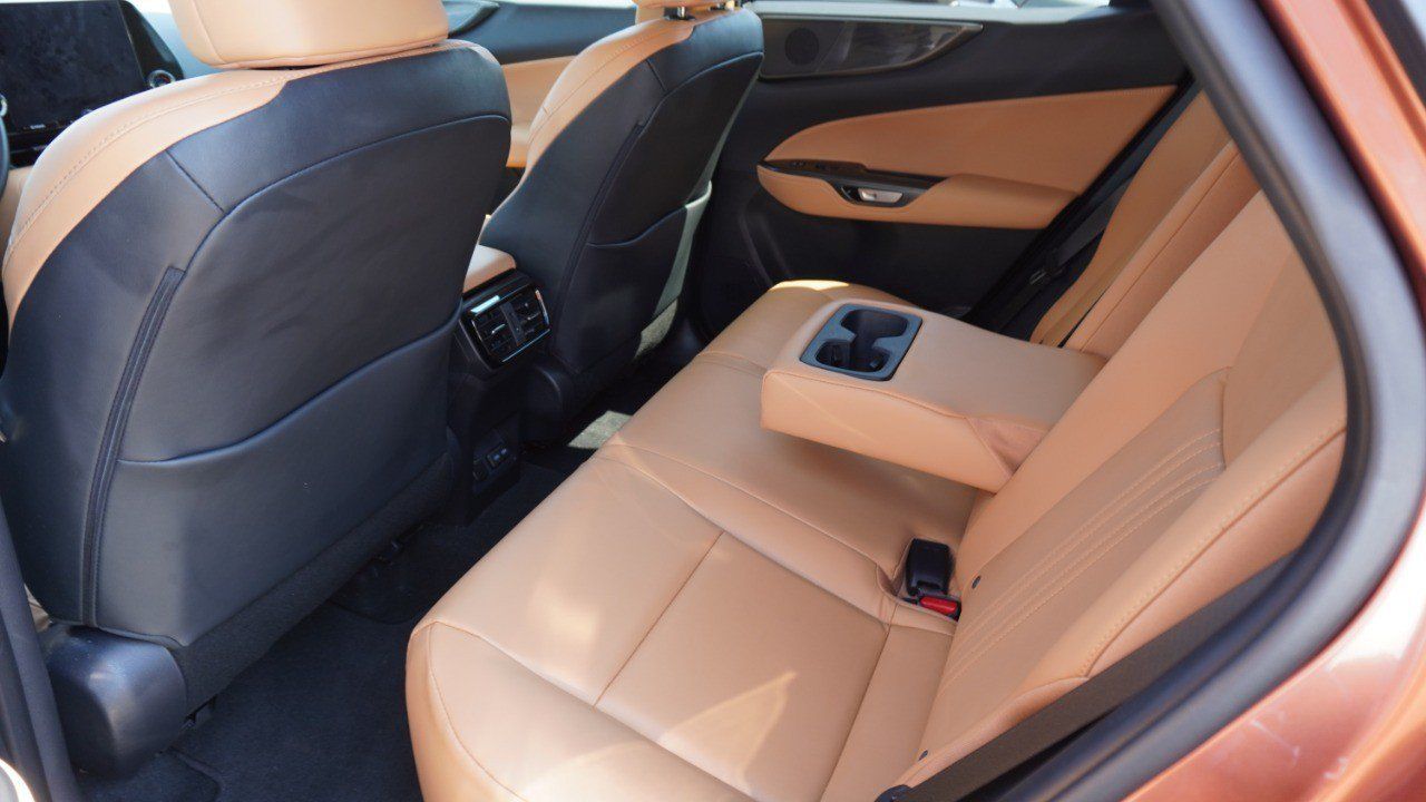 Used 2025 Lexus NX 250 FWD w/ Accessory Package (Z1) image 10