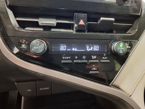 Used 2023 Toyota Camry SE w/ Convenience Package image 14