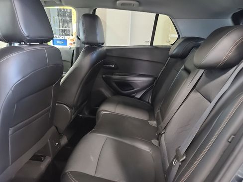 Used 2022 Chevrolet Trax LT w/ Driver Confidence Package image 11