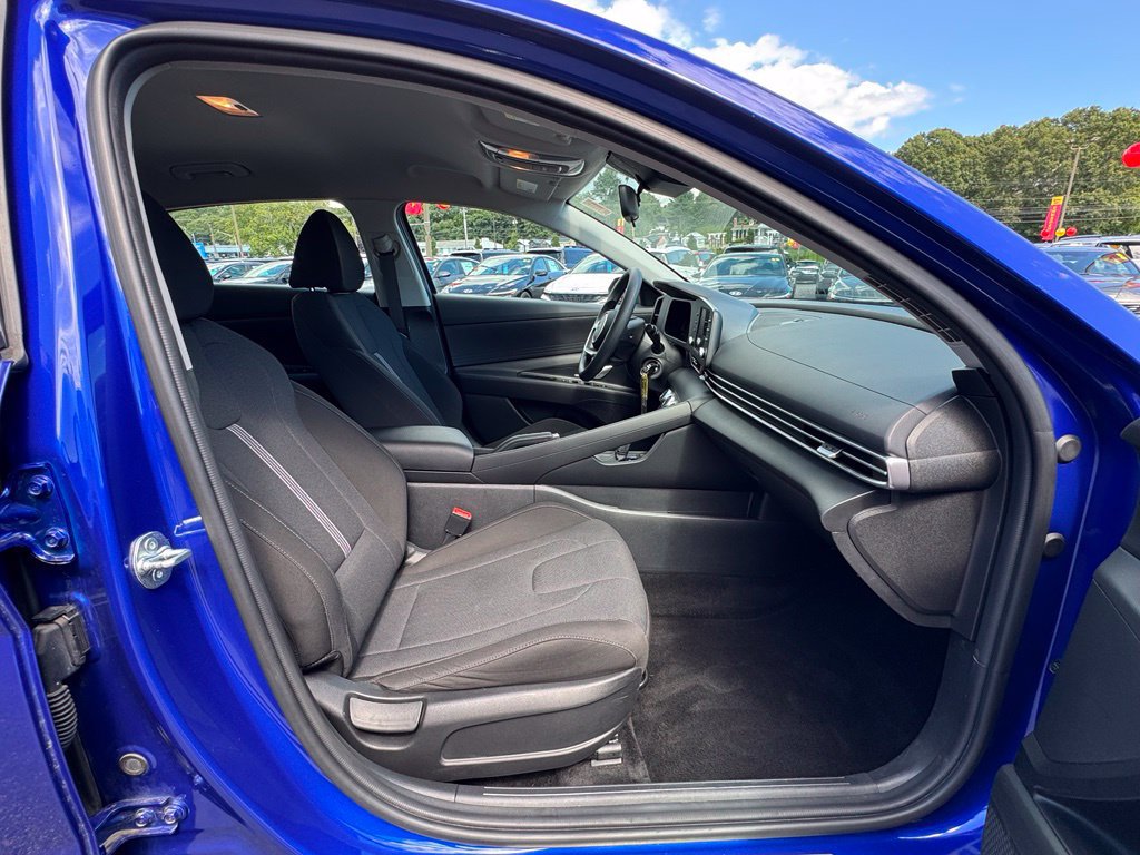 Used 2024 Hyundai Elantra SE FWD image 26