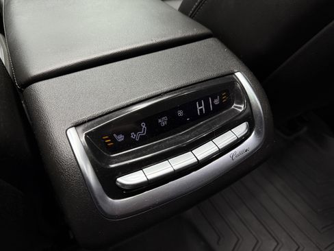 Used 2020 Cadillac XT6 Premium Luxury image 24