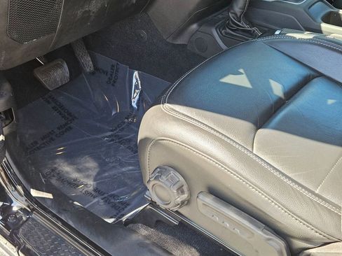 Certified 2022 Jeep Wrangler Unlimited Sahara image 12