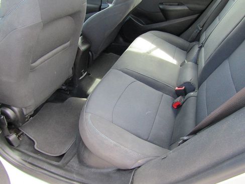 Used 2017 Chevrolet Cruze LT image 16