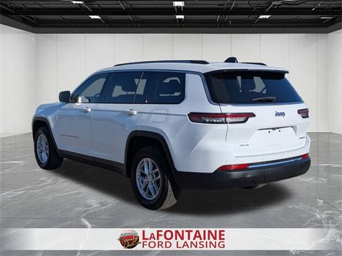 Used 2023 Jeep Grand Cherokee L Laredo image 3