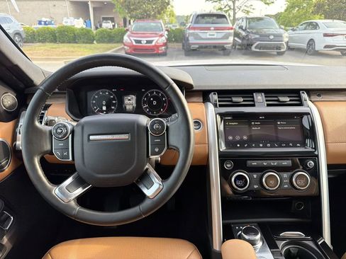 Used 2018 Land Rover Discovery HSE Luxury AWD/4WD image 4