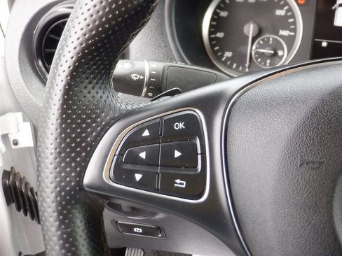 Used 2023 Mercedes-Benz Metris image 22