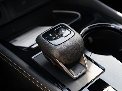 New 2026 Nissan Rogue Platinum image 17