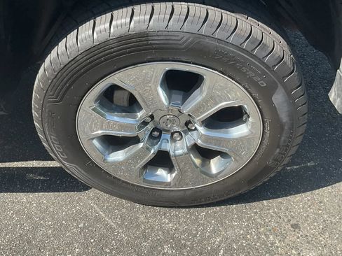 Used 2020 RAM 1500 Big Horn AWD/4WD image 10