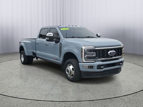 Used 2024 Ford F350 Limited w/ FX4 Off-Road Package image 2
