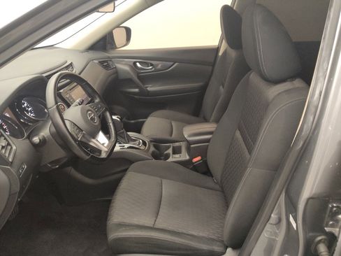 Used 2020 Nissan Rogue SV w/ Premium Package image 17