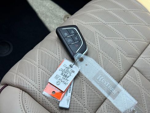 New 2025 Cadillac Lyriq Luxury image 33